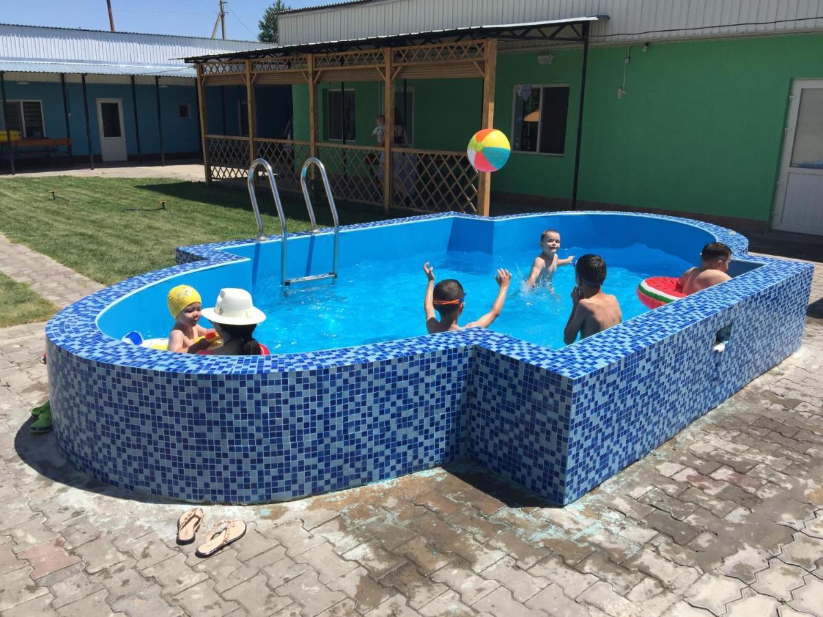 Malibu Guest House Kapchagay Ngoại thất bức ảnh