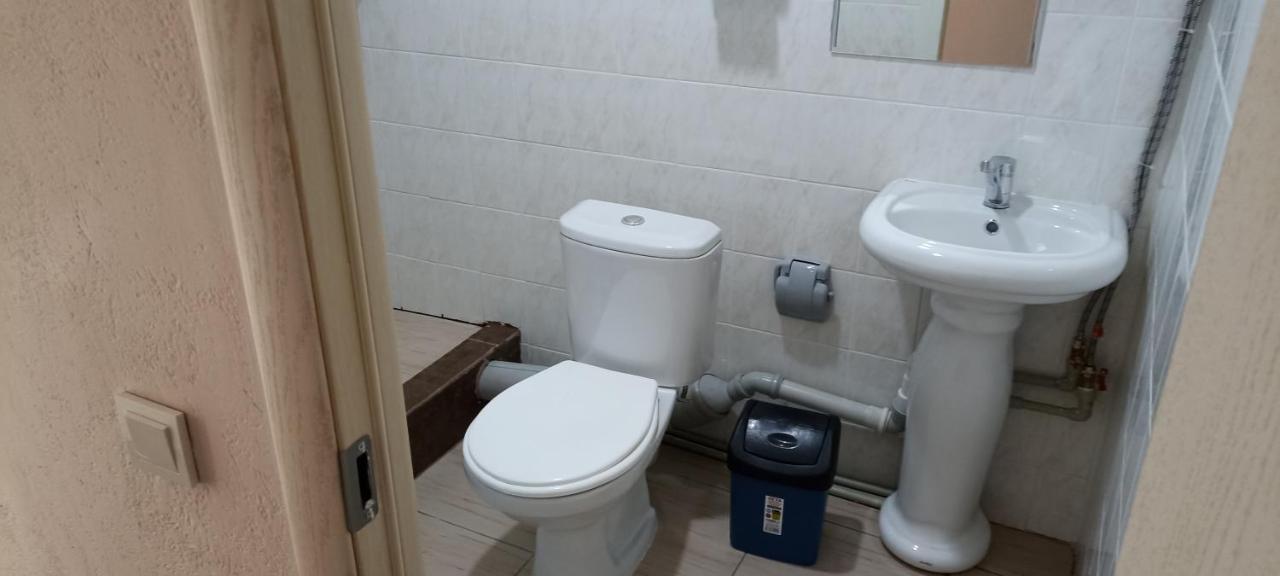 Malibu Guest House Kapchagay Ngoại thất bức ảnh