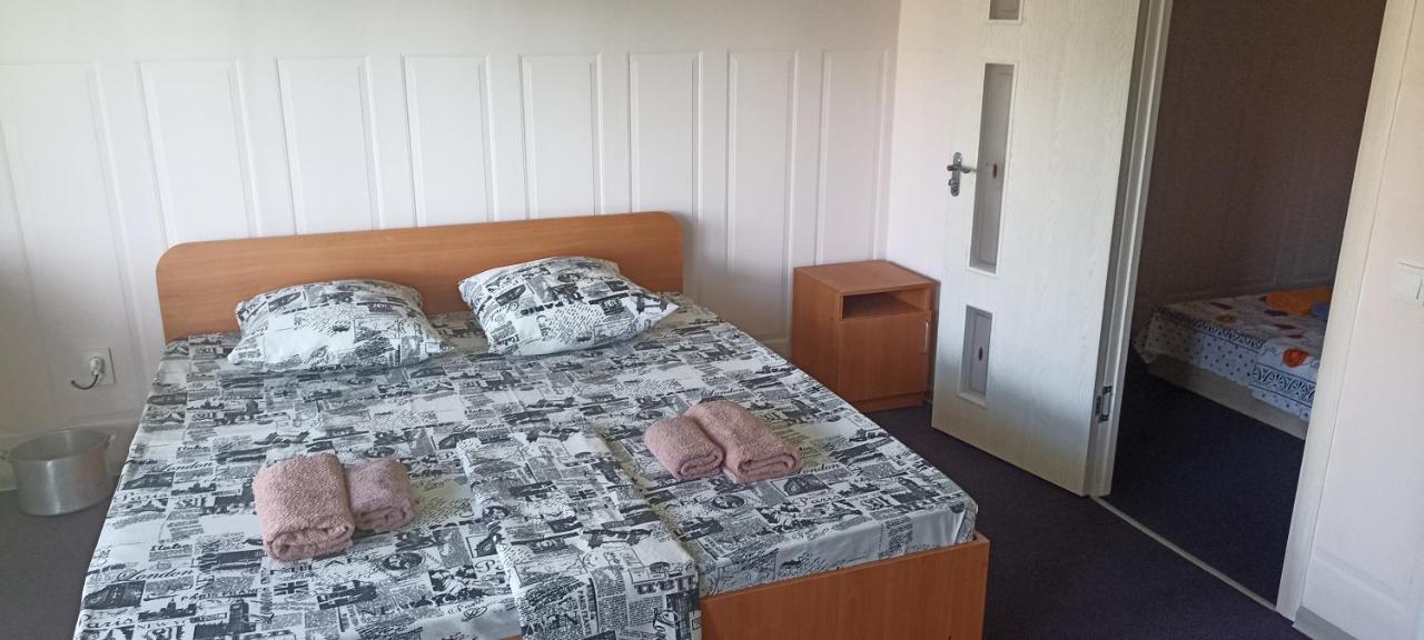 Malibu Guest House Kapchagay Ngoại thất bức ảnh