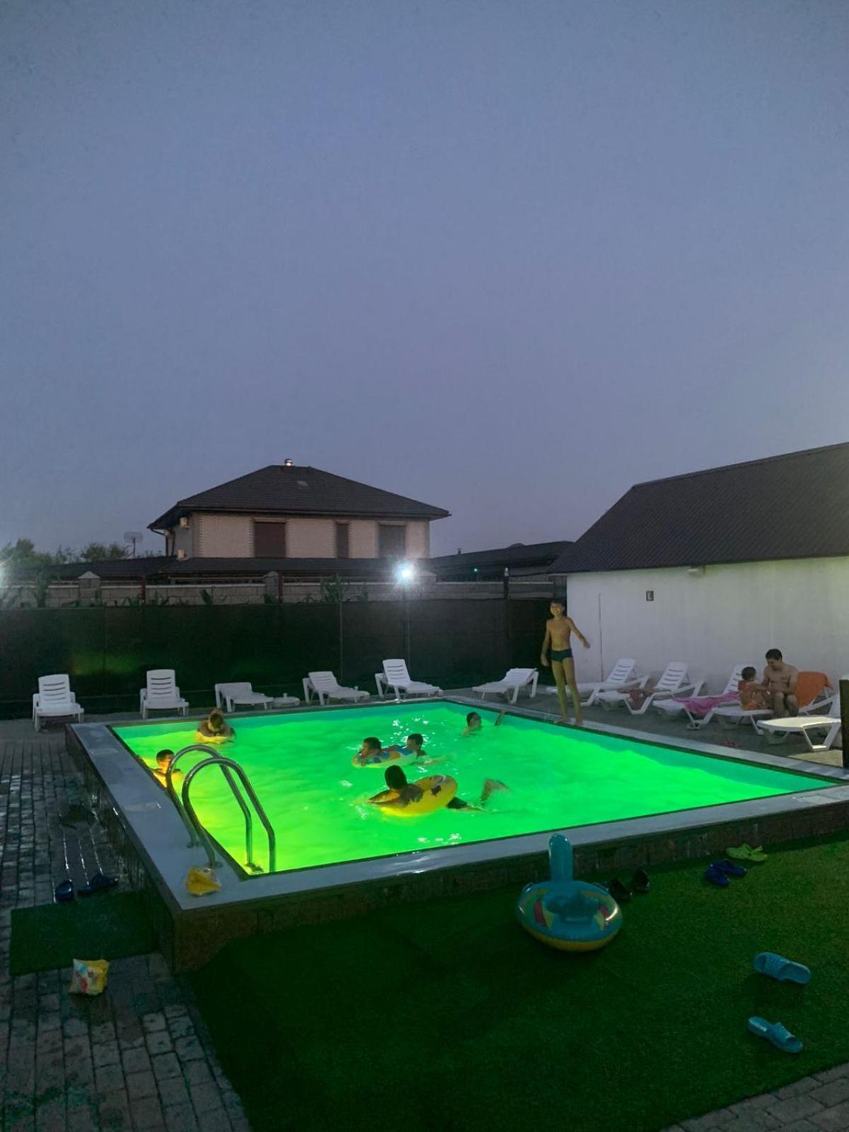 Malibu Guest House Kapchagay Ngoại thất bức ảnh