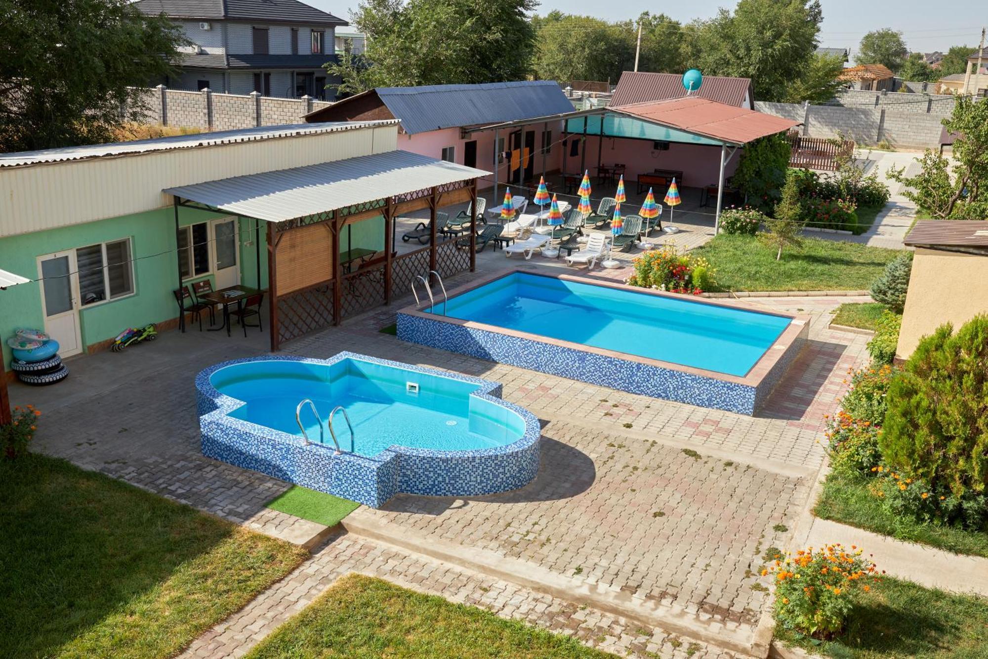 Malibu Guest House Kapchagay Ngoại thất bức ảnh