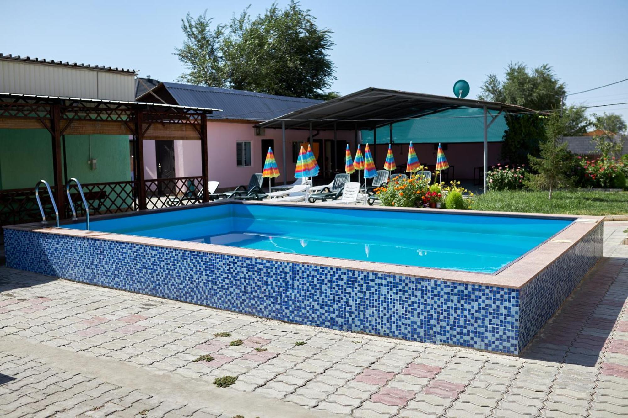 Malibu Guest House Kapchagay Ngoại thất bức ảnh