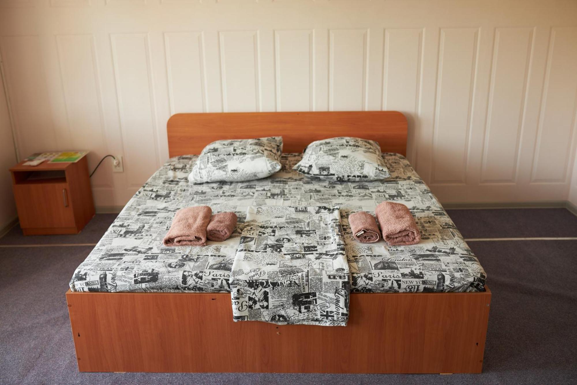 Malibu Guest House Kapchagay Ngoại thất bức ảnh