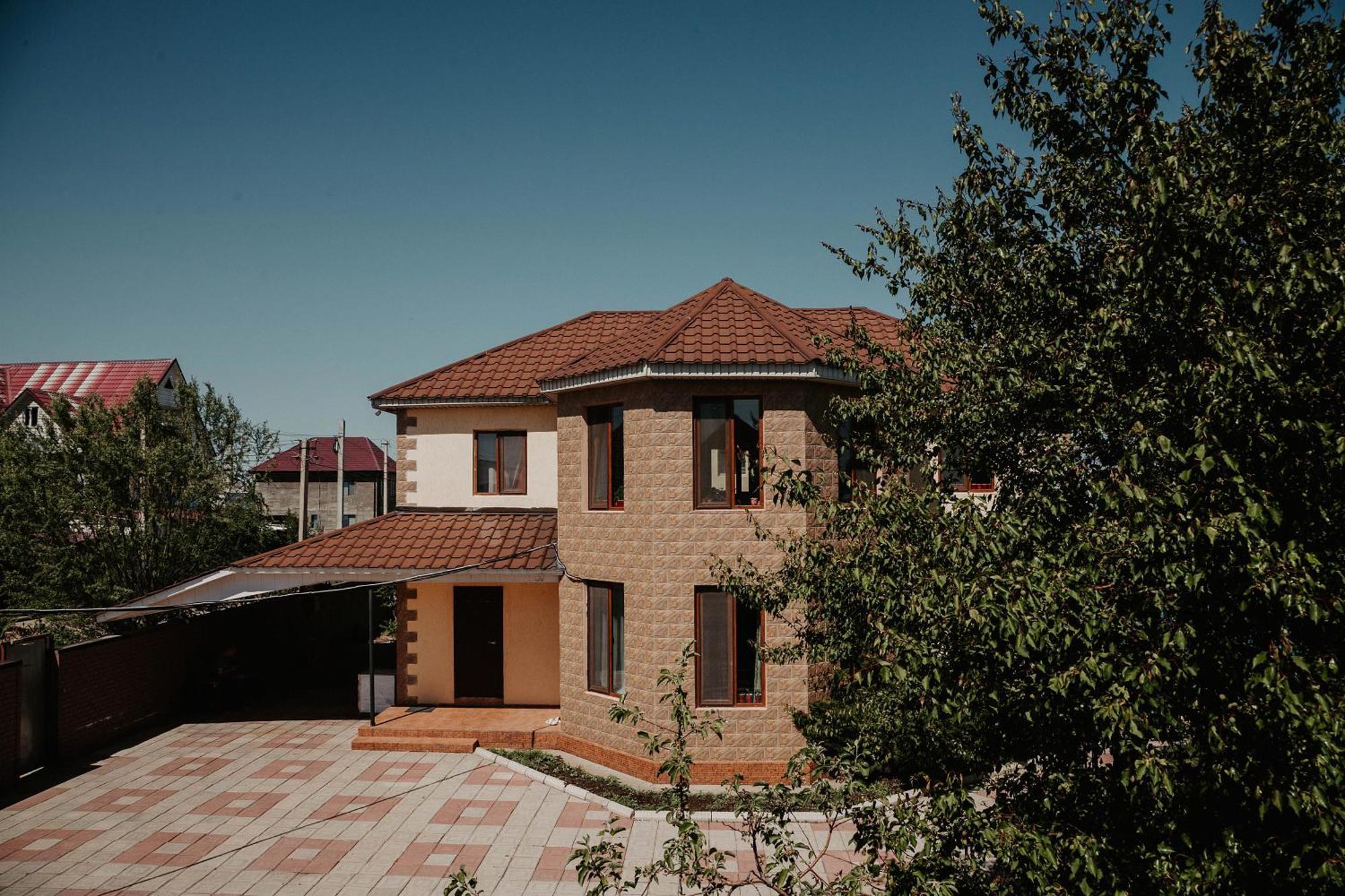 Malibu Guest House Kapchagay Ngoại thất bức ảnh