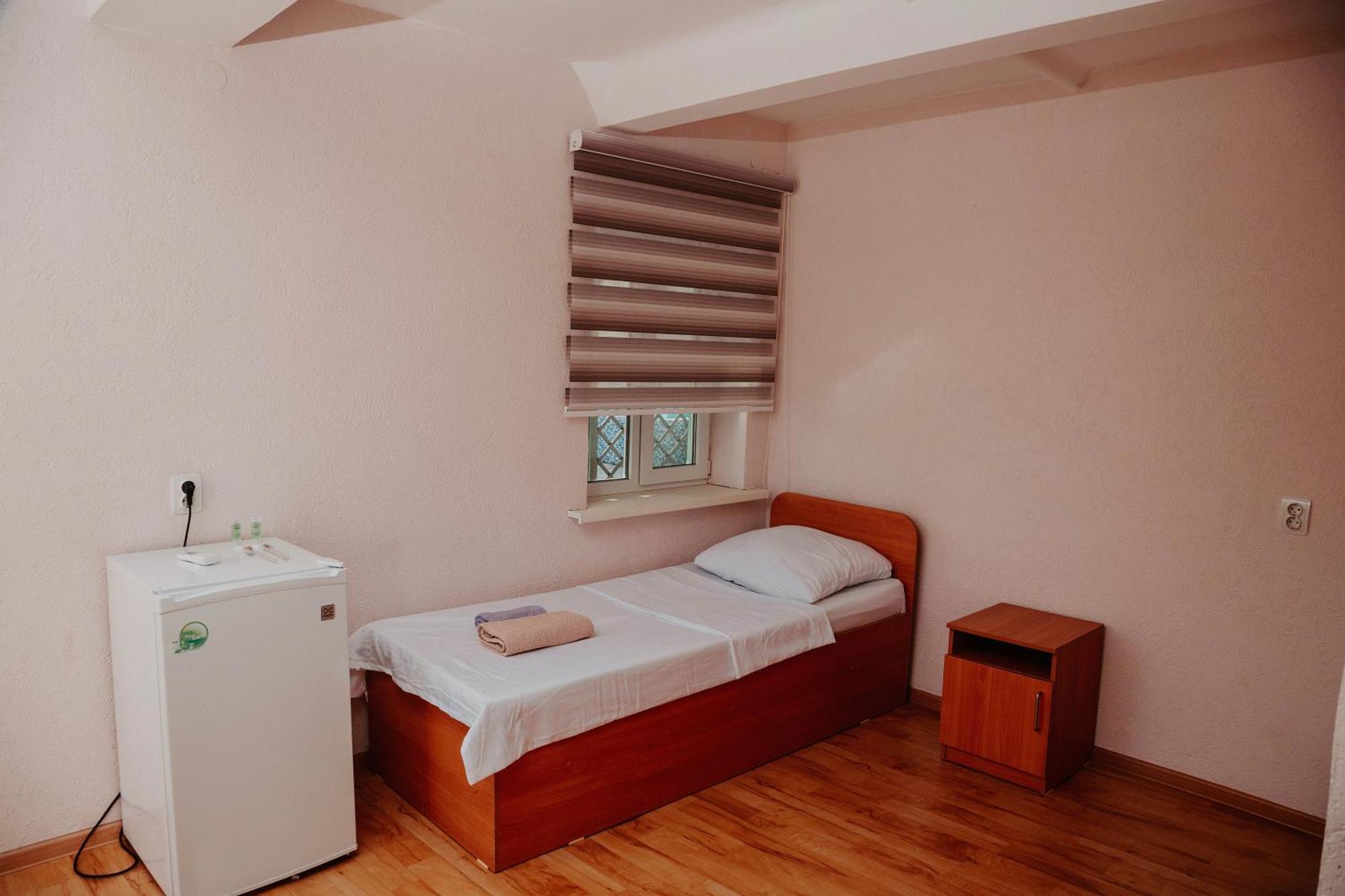 Malibu Guest House Kapchagay Ngoại thất bức ảnh